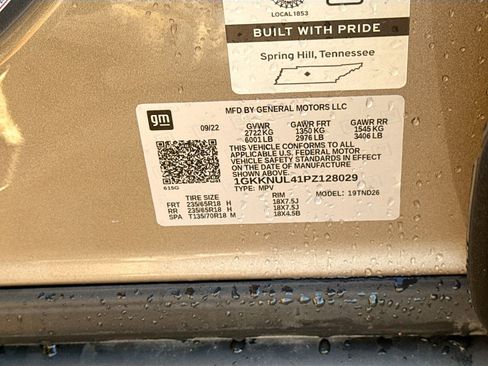 Used 2023 GMC Acadia SLT image 34