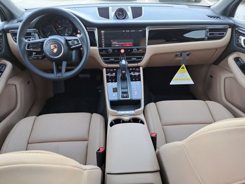 Used 2026 Porsche Macan AWD/4WD image 16