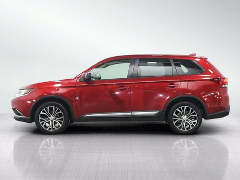Used 2017 Mitsubishi Outlander ES FWD image 2