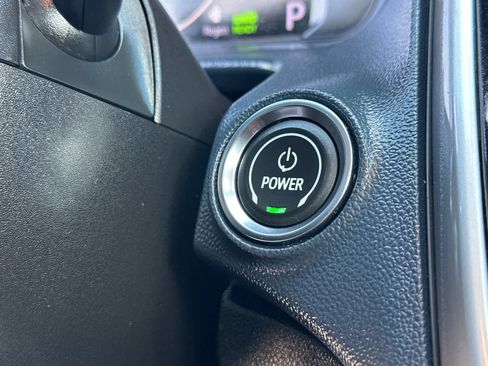 Used 2022 Chevrolet Bolt EUV Premier w/ Sun & Sound Package image 21