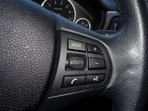 Used 2014 BMW 320i xDrive Sedan image 17