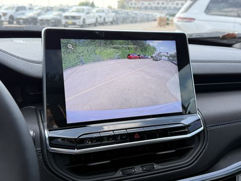 New 2025 Jeep Compass Latitude w/ Sun & Sound Group image 23