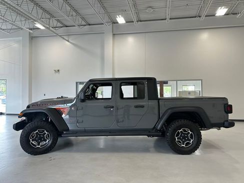 Used 2022 Jeep Gladiator Mojave w/ Cold Weather Group AWD/4WD image 9