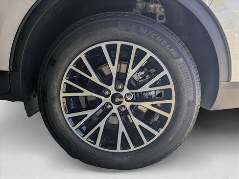 New 2025 Ford Escape SE w/ PHEV Premium Package image 9