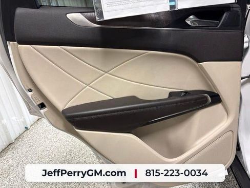 Used 2017 Lincoln MKC Reserve w/ Lincoln MKC Climate Package AWD/4WD image 27