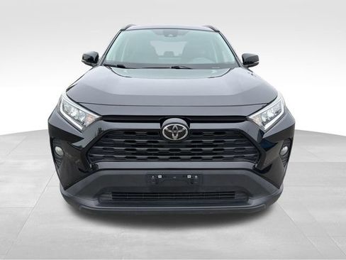 Used 2021 Toyota RAV4 XLE AWD/4WD image 2