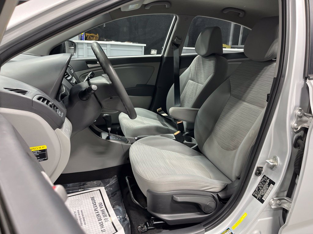 Used 2015 Hyundai Accent GLS FWD image 13