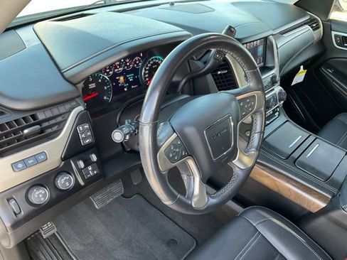 Used 2018 GMC Yukon Denali w/ Denali Ultimate Package AWD/4WD image 17