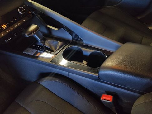 Used 2021 Hyundai Elantra SEL w/ Convenience Package FWD image 26
