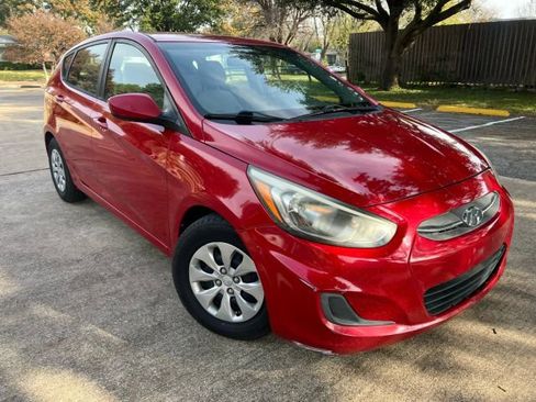 Used 2016 Hyundai Accent SE image 2