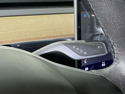 Used 2020 Tesla Model Y Long Range image 23