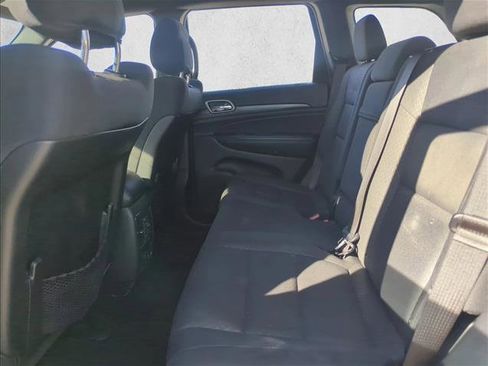 Used 2019 Jeep Grand Cherokee Laredo image 15