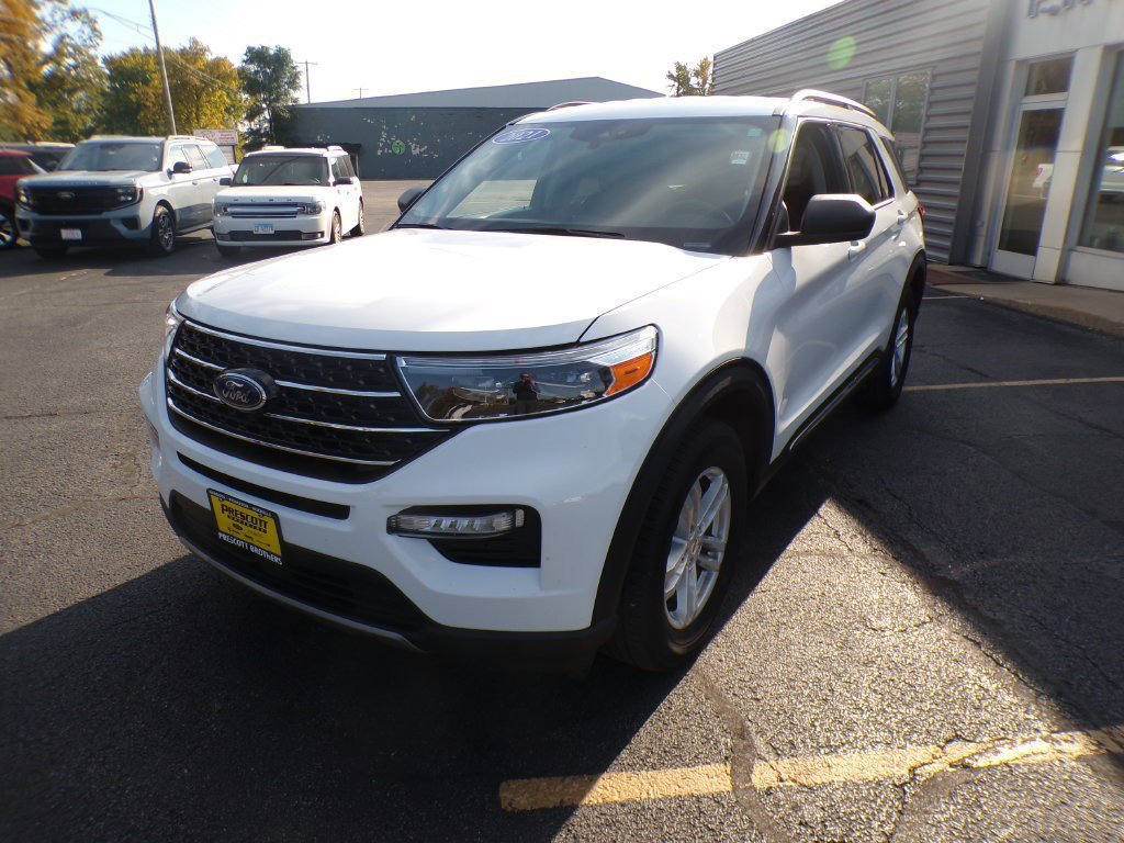 Used 2021 Ford Explorer XLT w/ Equipment Group 202A AWD/4WD image 5