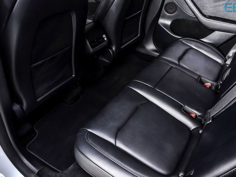 Used 2023 Tesla Model Y Long Range image 17