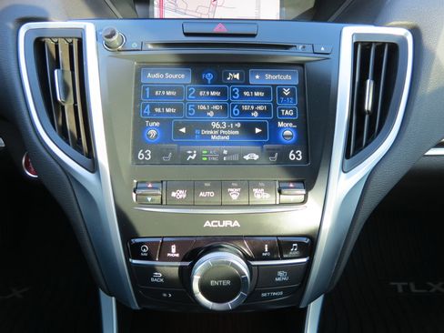 Used 2016 Acura TLX w/ Technology Package image 23
