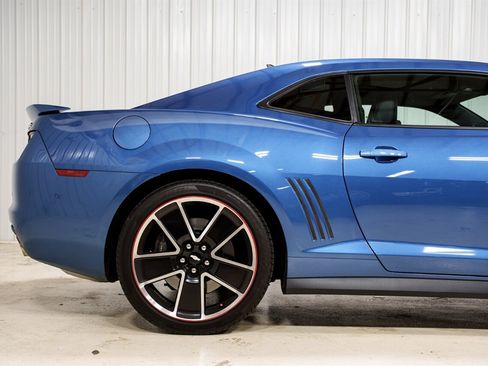 Used 2013 Chevrolet Camaro SS w/ Hot Wheels Special Edition RWD image 20
