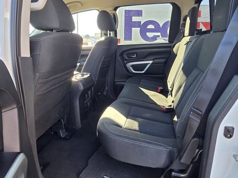 Used 2019 Nissan Titan SV w/ SV Convenience Package image 13