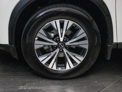Used 2023 Nissan Rogue SV AWD/4WD image 8