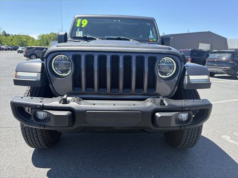 Used 2019 Jeep Wrangler Unlimited Sahara w/ Quick Order Package 24M Moab AWD/4WD image 9
