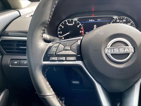 Used 2025 Nissan Altima 2.5 SR w/ SR Premium Package FWD image 24