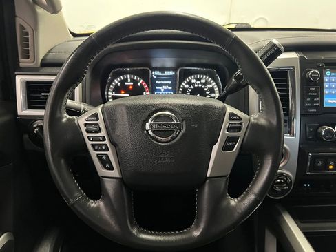 Used 2017 Nissan Titan PRO-4X image 14