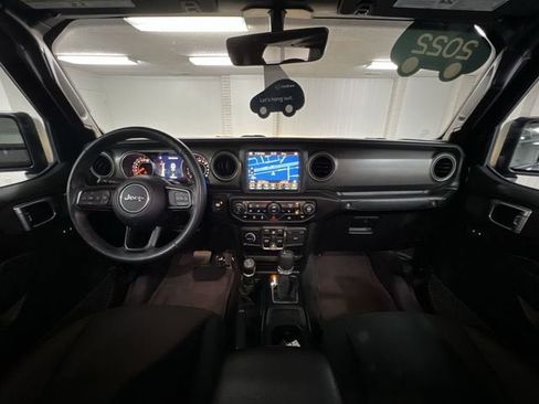 Used 2022 Jeep Gladiator Sport image 20