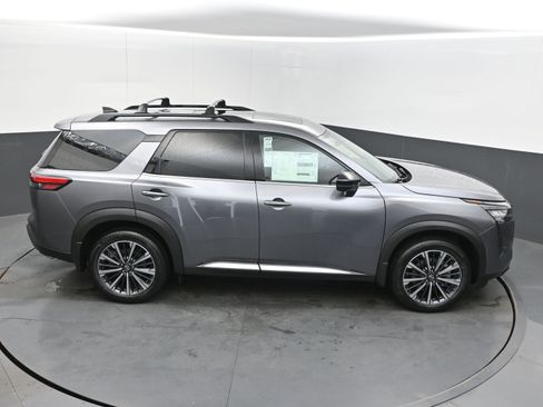 New 2026 Nissan Pathfinder Platinum FWD image 39