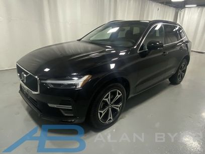 Used 2022 Volvo XC60 B5 Momentum w/ Advanced Package