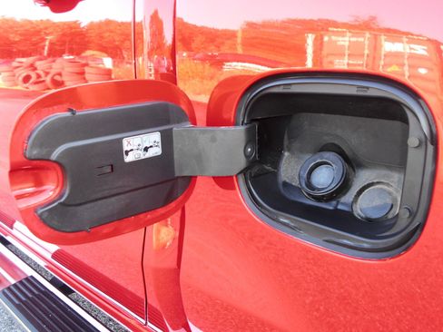 Used 2023 Chevrolet Silverado 1500 LT w/ Z71 Off-Road Package image 32