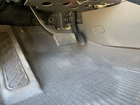 Used 2021 Cadillac Escalade ESV Premium Luxury image 17