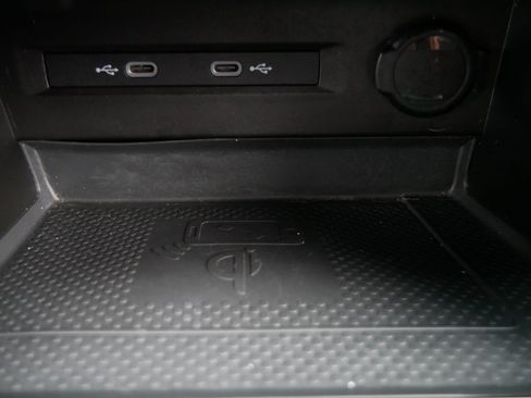 Used 2023 Volkswagen Taos SEL AWD/4WD image 31