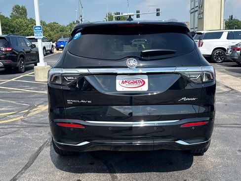 Used 2022 Buick Enclave Avenir w/ Avenir Technology Package AWD/4WD image 10