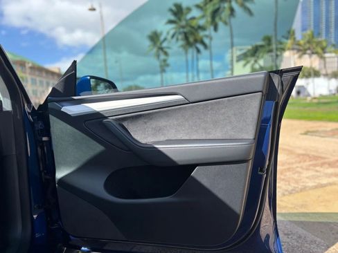 Used 2022 Tesla Model Y Performance image 13