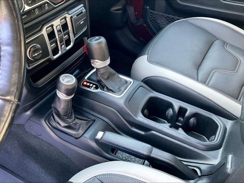 Used 2021 Jeep Wrangler Unlimited Sport AWD/4WD image 15