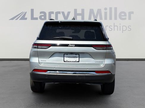 New 2026 Jeep Grand Cherokee Laredo X AWD/4WD image 5