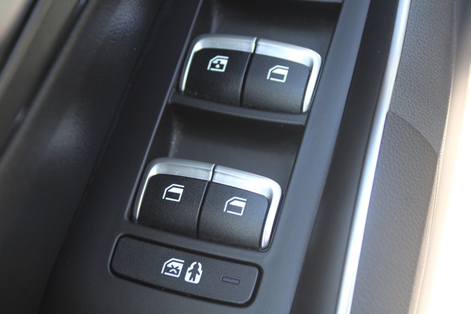 Certified 2023 Kia Sorento LX FWD image 20