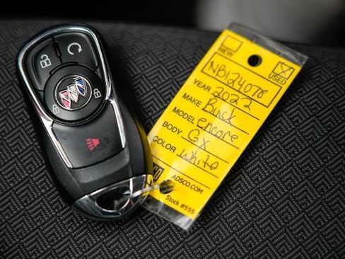 Used 2022 Buick Encore GX Preferred w/ Cold Weather Comfort Package FWD image 35