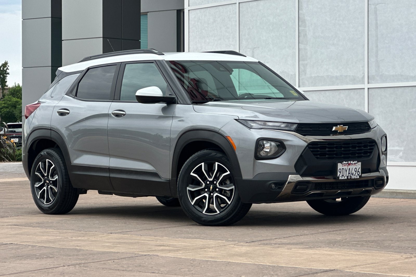 Used 2023 Chevrolet TrailBlazer ACTIV FWD image 2
