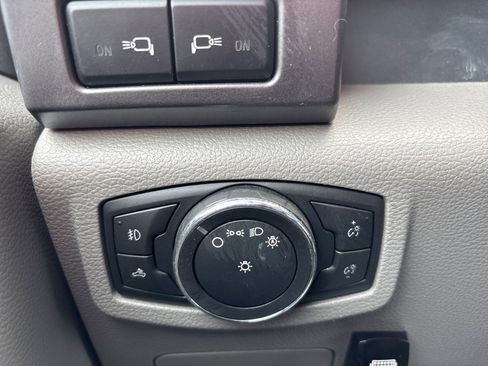 Used 2016 Ford F150 XLT w/ Equipment Group 302A Luxury AWD/4WD image 25