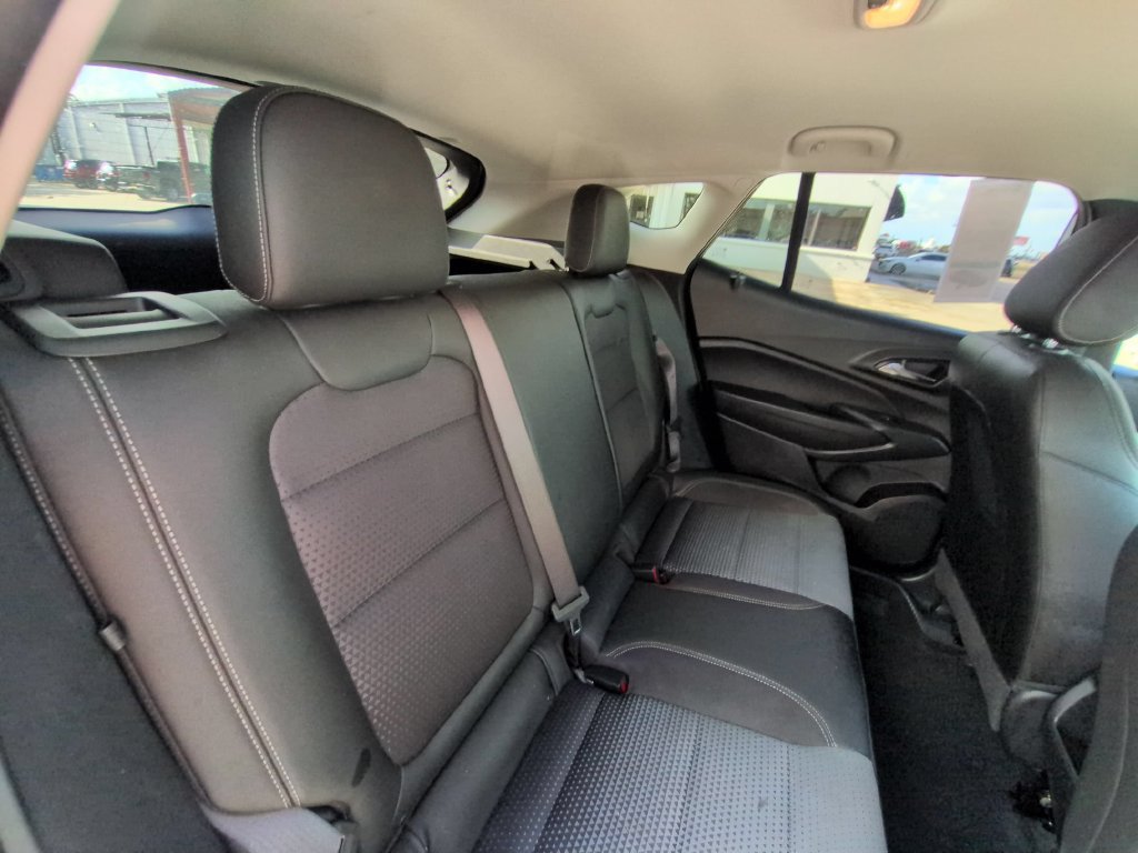 Used 2025 Chevrolet Trax LT w/ LT Convenience Package FWD image 29