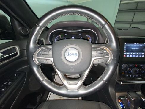 Used 2021 Jeep Grand Cherokee Laredo AWD/4WD image 14