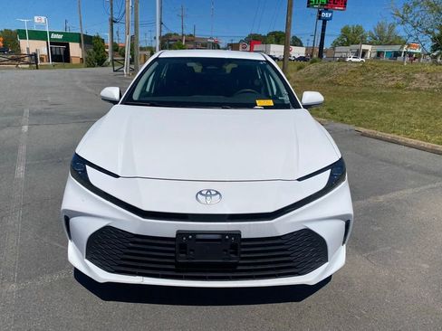 Used 2025 Toyota Camry LE image 2