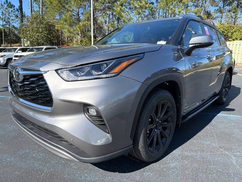New 2026 Toyota Highlander Platinum image 7