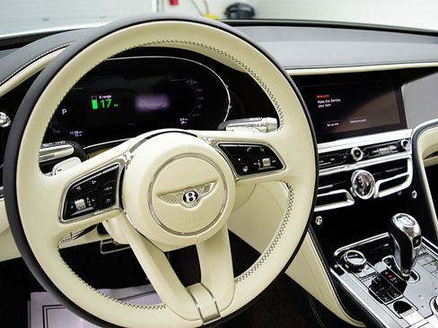 New 2025 Bentley Flying Spur Plug-In Hybrid image 23