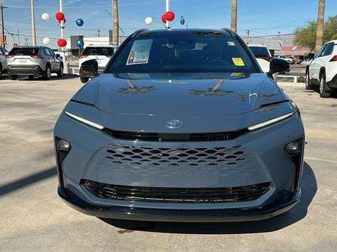 Used 2025 Toyota Crown Signia image 2