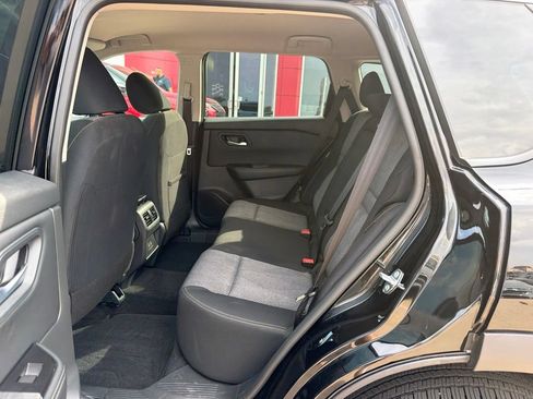 Used 2026 Nissan Rogue SV FWD image 14