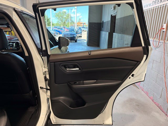 Certified 2023 Nissan Rogue SL w/ SL Premium Package AWD/4WD image 13