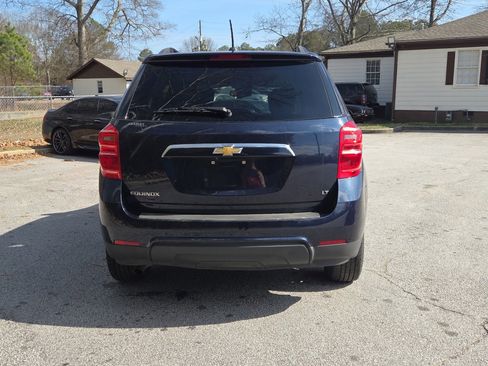 Used 2017 Chevrolet Equinox LT w/ Convenience Package image 4
