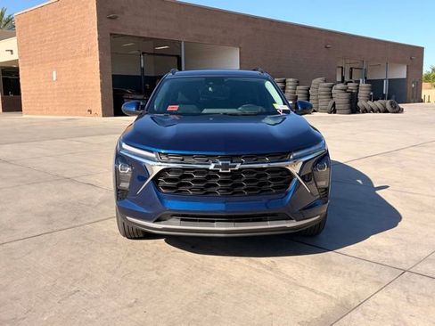 Used 2024 Chevrolet Trax LT w/ Driver Confidence Package FWD image 5