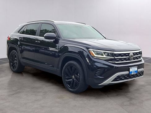 Used 2023 Volkswagen Atlas Cross Sport SE w/ Panoramic Sunroof Package AWD/4WD image 3